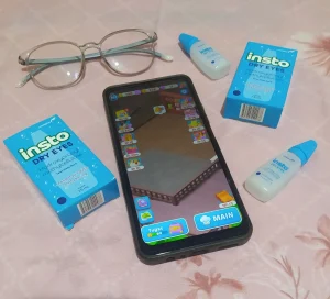 Tetesin Insto dry eyes saat akan menatap layar bermain game